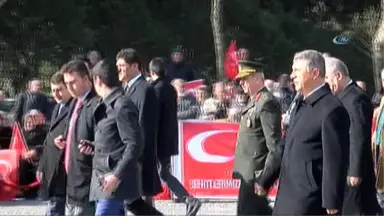 Çanakkale Şehitleri Edirnekapı Şehitliği'nde Anıldı