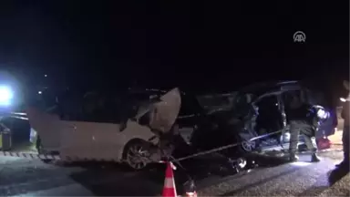 Manisa'da Trafik Kazaları: 2 Ölü, 11 Yaralı