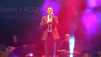 Mustafa Yıldızdoğan Aksaray'da Konser Verdi