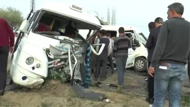 Trafik Kazası: 1 Ölü, 18 Yaralı