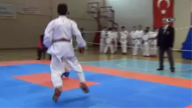 Ayvalık'ta Türkiye Karate Grup Şampiyonası Heyecanı Başladı