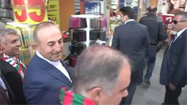 Dışişleri Bakanı Çavuşoğlu, Karşıyaka'da