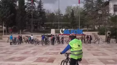 Pedallarımız Kalplerimiz Için Dönüyor