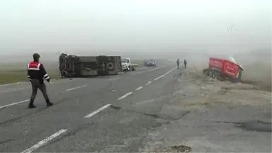 Kayseri'de Öğrenci Servisi Ile Tır Çarpıştı