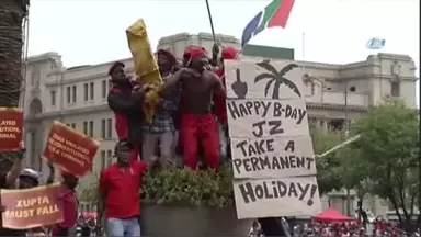 Johannesburg)- Güney Afrika Devlet Başkanı Jacob Zuma, Doğum Gününde Protesto Edildi