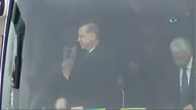 Cumhurbaşkanı Erdoğan, Cuma Namazını Hacı Tahir Büyükkörükçü Camisinde Kıldı