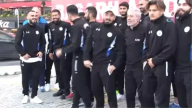 Şampiyon Olan Takıma Balıktan Madalya