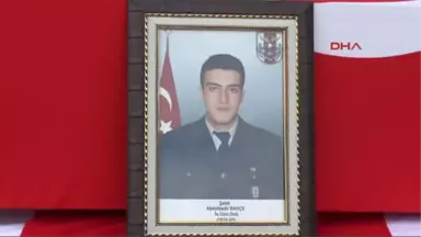 Van Şehit Uzman Onbaşı Kalp Krizinden Ölen Yengesiyle Son Yoluculuğuna Uğurlandı