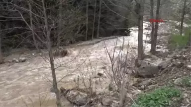 Trabzon'da Fırtına Can Aldı, Hes Bağlantı Borusu Patladı, Yolları Su Bastı