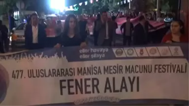 Manisa'da Geceyi Aydınlatan Fener Alayı