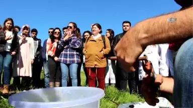 Omü'lü Öğrencilere Bahçede Eğitim