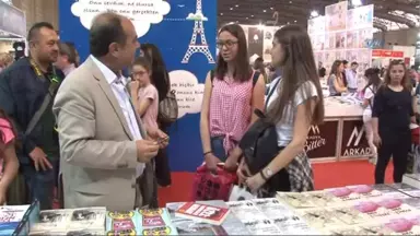 Yazar ve Emekli Polis Ercan Ersoy Kitap Fuarı'nda Okurlarıyla Buluştu