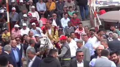 Antalya -Kumluca Güreşlerinde Orhan Okulu Üçüncü Kez Başpehlivan Oldu