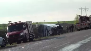 Yolcu Otobüsü Devrildi: 1 Ölü, 38 Yaralı