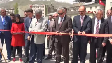 Hakkari'de Tarım ve Insan Konulu Fotoğraf Sergisi Açıldı