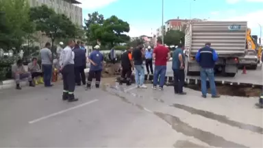 Kırıkkale'de Çöken Yol Korkuttu