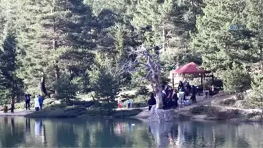 Limni Gölü'nde Turizm Sezonu Hızlı Başladı