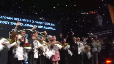 Adana Türkan Şoray, Selvi Boylum Al Yazmalım Filminin Senaristi Ali Özgentürk Ile Dans Etti