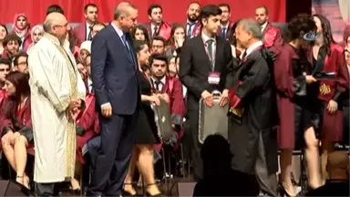 Abdullah Gül'ün Gelini de Tıp Fakültesi'nden Mezun Oldu