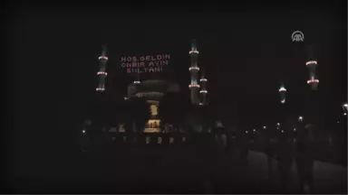 Sultanahmet'te Ilk Teravih Namazı Kılındı