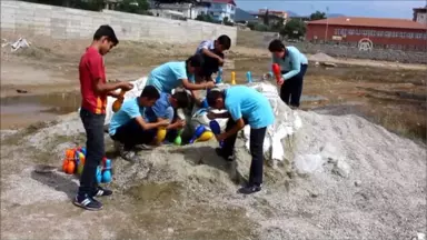 Bovlingle Içi Kum Dolu Lobutlara Hentbol Topu Atarak Tanıştılar