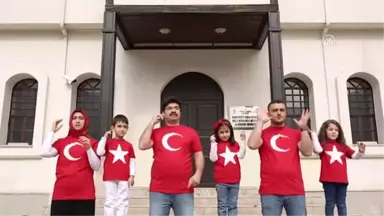 Minik Öğrencilerden Işaret Diliyle 