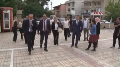 Izmir Şehit Hakan Incekar'ın Çocukları Karne Aldı