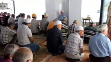 5 Yıldır Çadırda Namaz Kılıyorlar