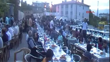 Hakkari Vedaş ve Vebsaş'tan Çukurca'da Iftar Yemeği