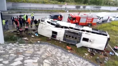 Yolcu Otobüsü Köprüden Alt Yola Düşü: 48 Yaralı