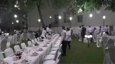 Türkiye'nin Tiflis Büyükelçiliği Iftar Programı Düzenledi