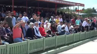 Sivas Acemi Erlerin Yemin Töreninde Duygu Dolu Anlar Yaşandı