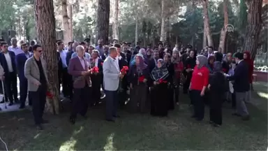 Burdur'da Şehitliğe Ziyaret