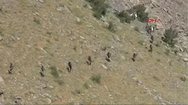 Hakkari PKK'lı Teröristler, Üs Bölgesine Havan Topuyla Saldırdı: 1 Şehit