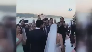 Burak Özçivit ve Fahriye Evcen Dünya Evine Girdi