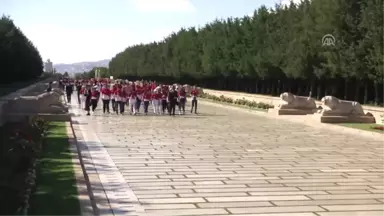 Şehit ve Gazi Çocuklarından Anıtkabir'e Ziyaret