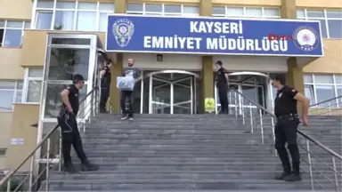 Kayseri CHP Konvoyunu Hedef Aldığı Iddia Edilen 15 Deaş'lı Adliyede