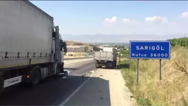 Manisa'da Trafik Kazası: 4 Yaralı