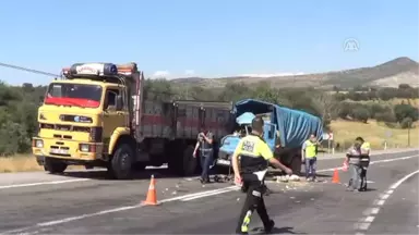 Uşak'ta Trafik Kazası : 1 Ölü, 1 Yaralı