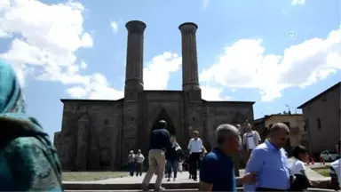 Tarihe Dokunurken Eserlere Zarar Vermeyin