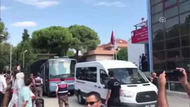 Ülke Elden Gidiyordu, Senin Bir Şirketin Gitmiş Çok Mu