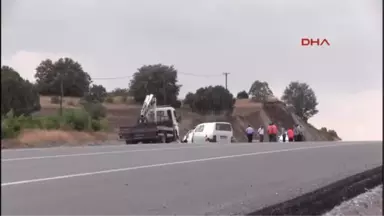 Konya Yola Düşen Lastik Kazaya Neden Oldu; 1 Ölü, 3 Yaralı