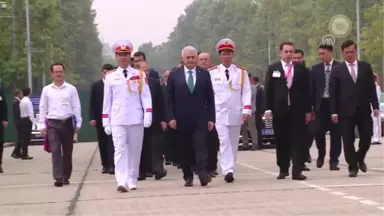 Başbakan Yıldırım'dan, Ho Chi Minh'in Mozolesine Ziyaret - Hanoi