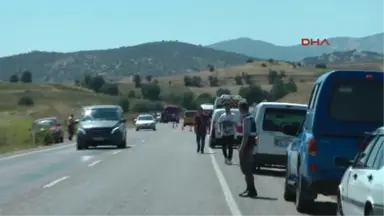 Manisa'da Düğün Konvoyunda Kaza, 1 Ölü, 5 Yaralı