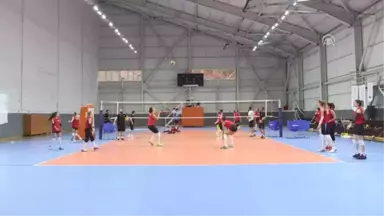 Kadın Milli Voleybolcuların Hedefi Madalya