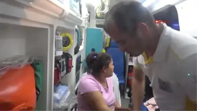 Adana Ambulans, Otomobillerle Çarpıştı: 6 Yaralı