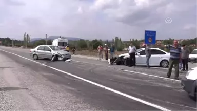 Domaniç'te Trafik Kazası: 2 Yaralı