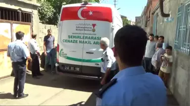 Yaşlı Adam Tartıştığı Oğlunu Av Tüfeğiyle Sırtından Vurarak Öldürdü