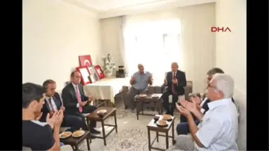 Kılıçdaroğlu'ndan Şehit Ailesine Taziye Ziyareti ...