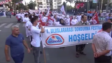 Kahramanmaraş'ta Dondurmadan Türk Bayrağı Rekoru